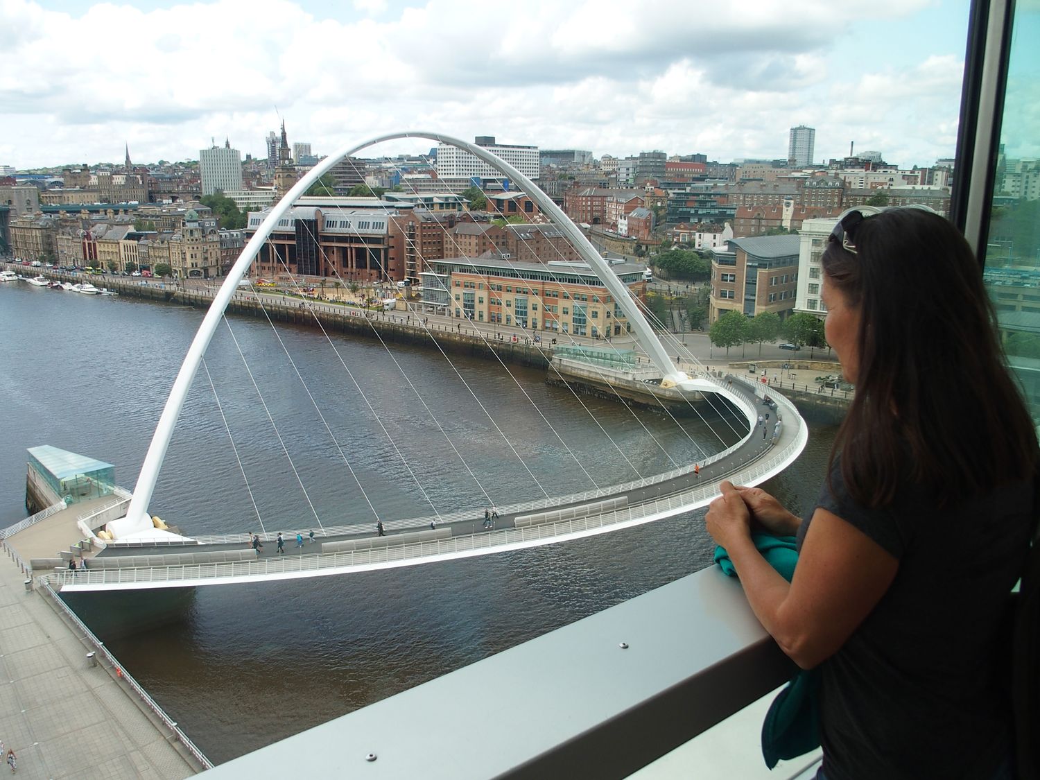 gateshead millenium tilted bridge